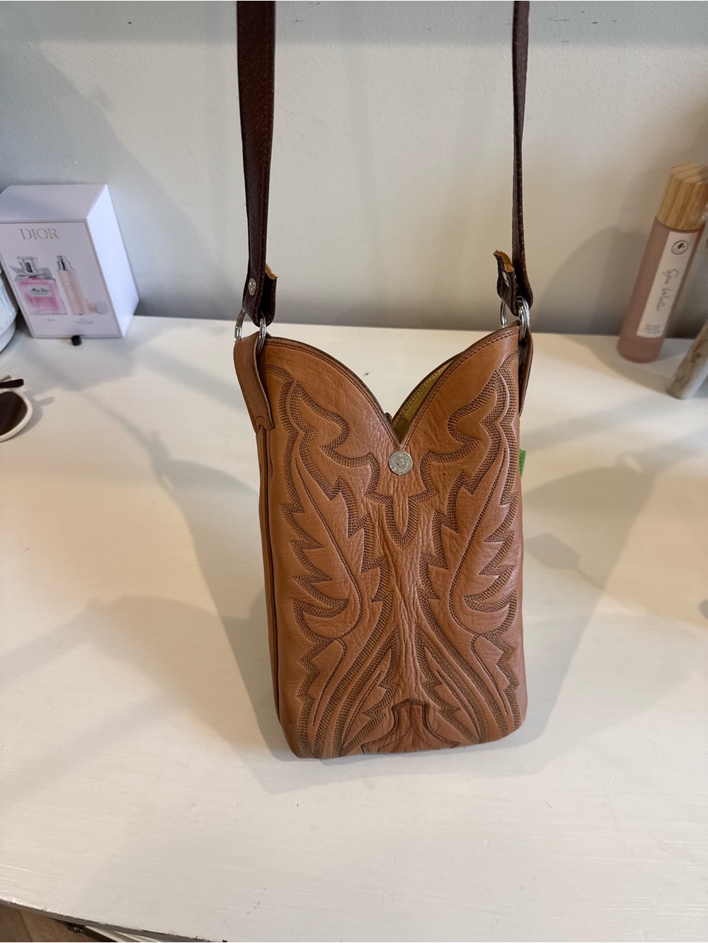 Women's Embroidered Western-Style Tan Leather Crossbody Bag